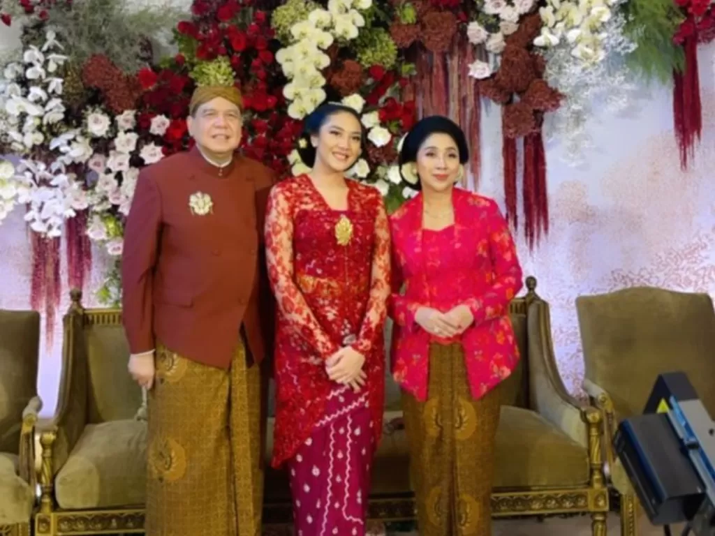 Chairul Tanjung, Putri Tanjung dan Anita Ratnasari Tanjung. (Instagram/@bubahalfian)