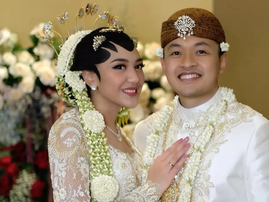 Pernikahan Putri Tanjung dan Guinandra Jatikusumo. (Instagram/bubahalfian)