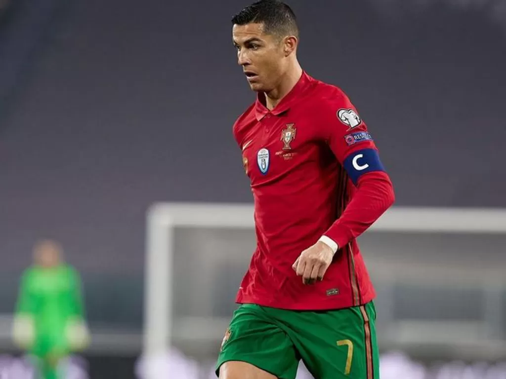 Cristiano Ronaldo dengan jersey timnas Portugal. (Instagram/@cristiano)