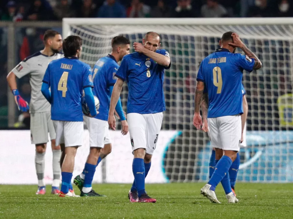 Kalah dari Macedonia, Italia gagal ke Piala Dunia Qatar 2022. (REUTERS/Guglielmo Mangiapane)