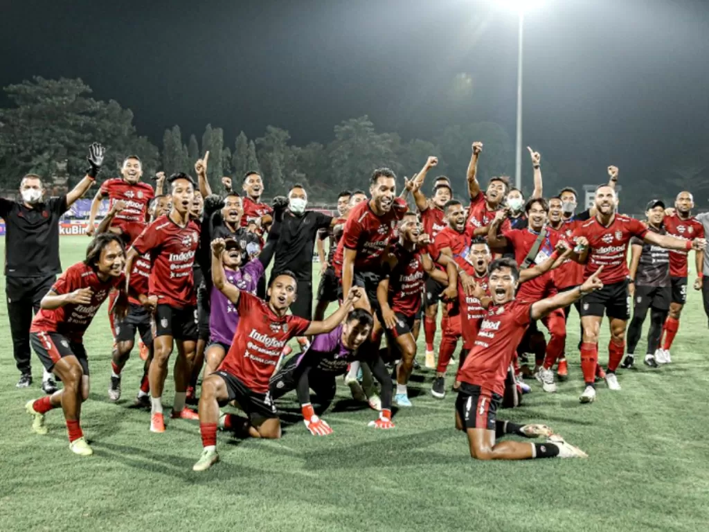 Para pemain Bali United merayakan Juara Liga 1. (Instagram/baliunitedfc)