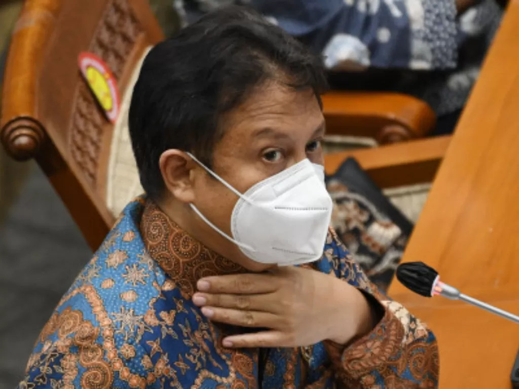 Menteri Kesehatan Budi Gunadi Sadikin menyampaikan paparannya dalam rapat kerja bersama Komisi IX di kompleks Parlemen, Senayan, Jakarta (ANTARA FOTO/Aditya Pradana Putra)