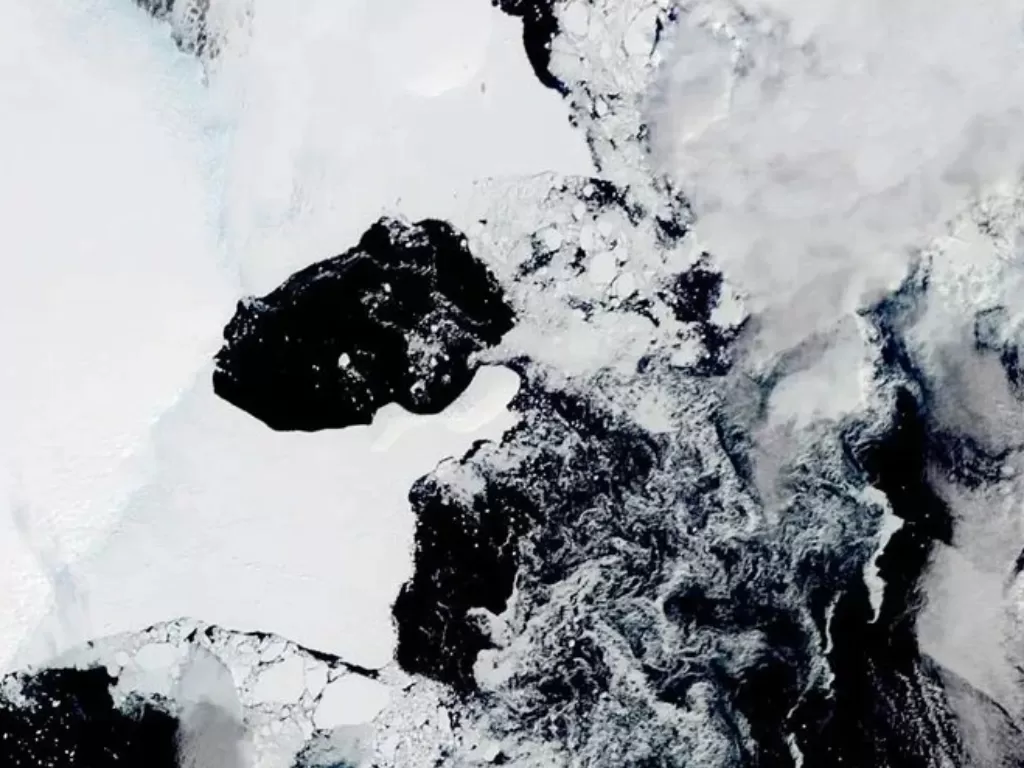 Lapisan es yang runtuh di wilayah terdingin di Antartika (NASA via AP)