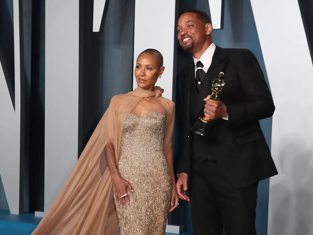 Will Smith dan istri di Piala Oscar 2022. (REUTERS/Danny Moloshok)
