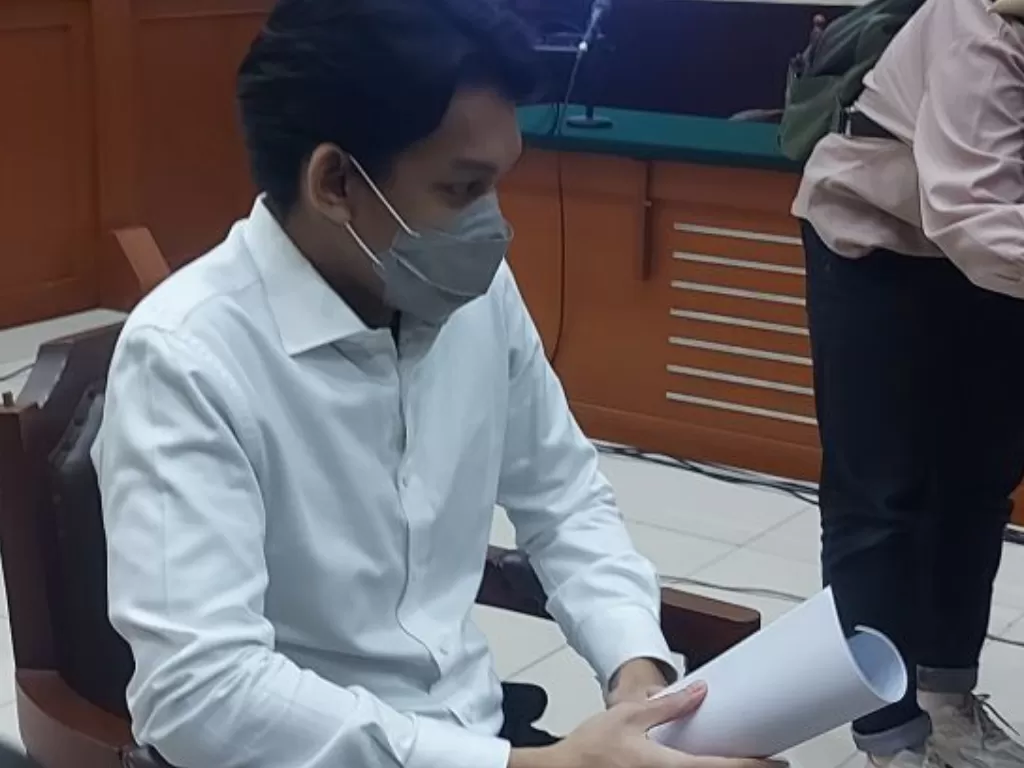 Terdakwa Gaga Muhammad saat menjalani sidang dengan agenda pledoi di Pengadilan Negeri Jakarta Timur. (ANTARA/Yogi Rachman)
