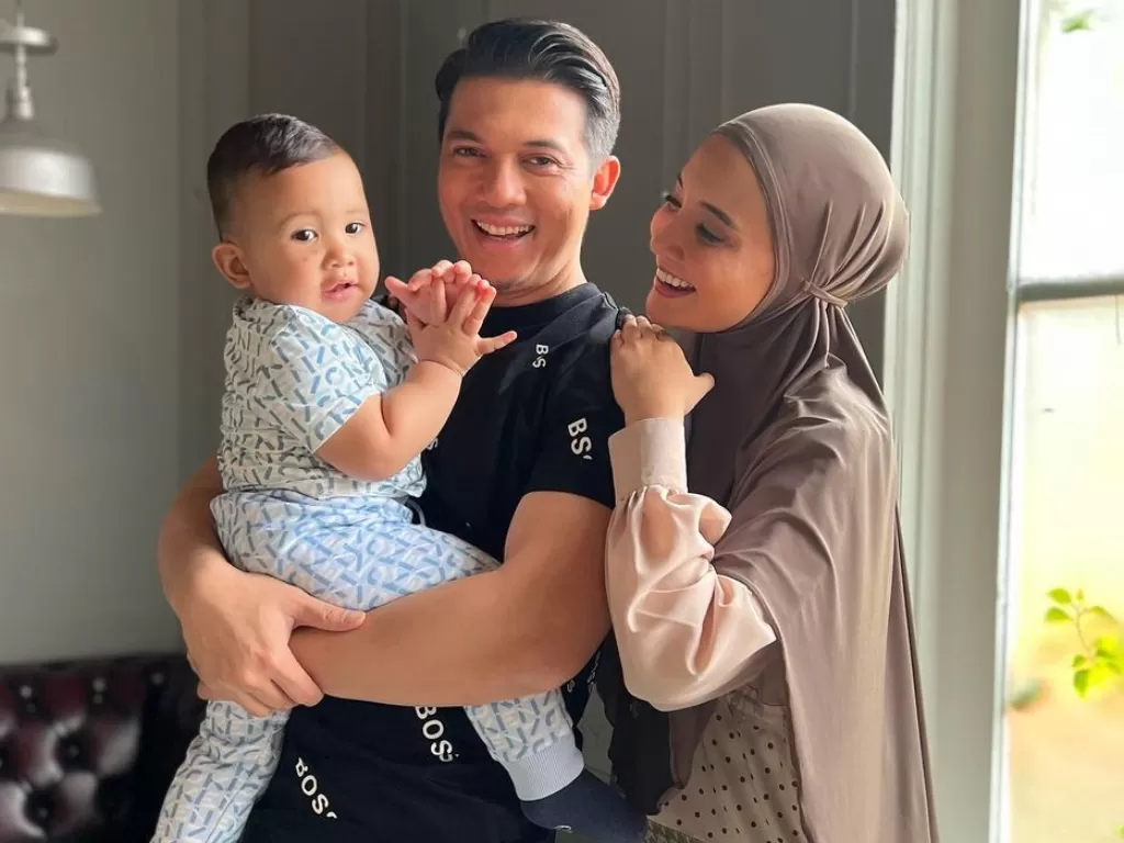 Keluarga Zaskia Sungkar dan Irwansyah (Instagram/@zaskiasungkar15)