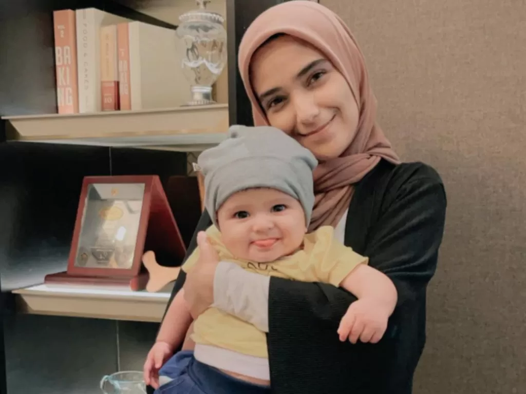 Nadya Mustika Rahayu dan Baby Baihaqqi (Instagram/@baihaqqi_syaki_ramadhan)