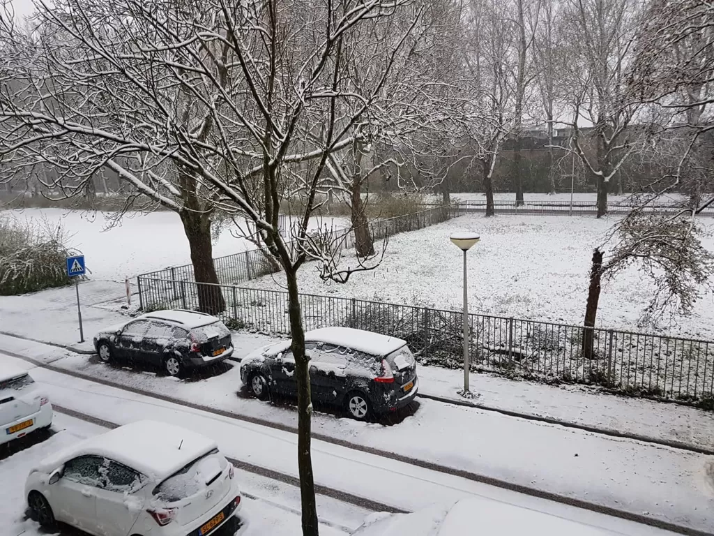 Jalanan di Belanda diselimuti salju tebal (Rukmi Hapsari/IDZ Creators)