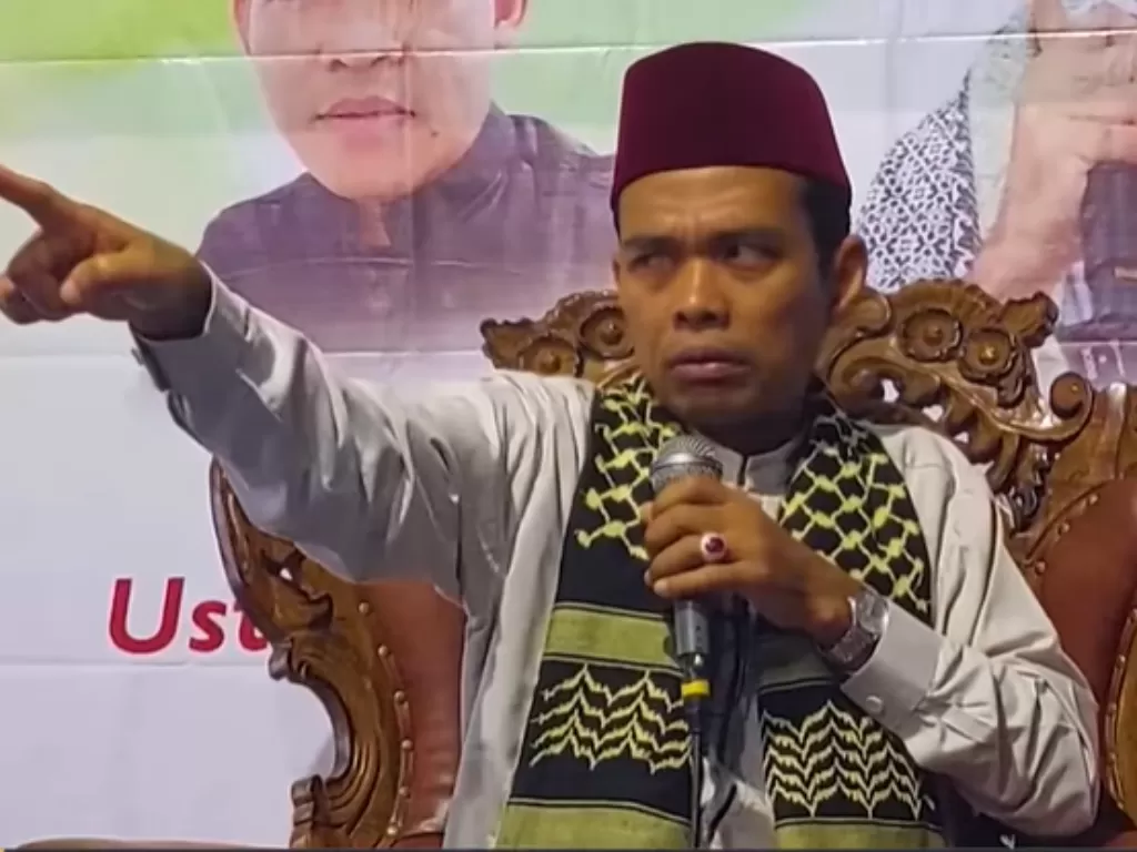 Ustaz Abdul Somad (UAS) saat menyampaikan ceramah di Pondok Pesantren Nurul Wasilah, Bandung. (YouTube/Taman Surga NET)