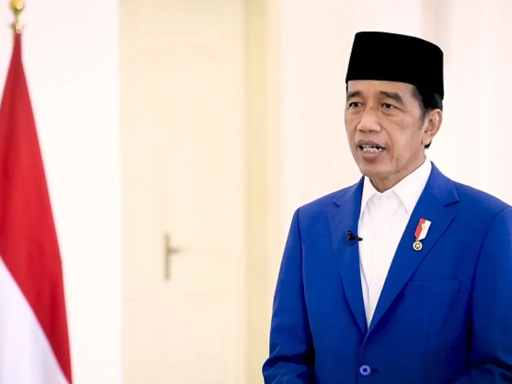 Presiden Joko Widodo menyampaikan ucapan selamat menunaikan ibadah puasa Ramadhan 1443 H di Istana Kepresidenan Bogor. (ANTARA FOTO/HO/Biro Pers Sekretariat Presiden)
