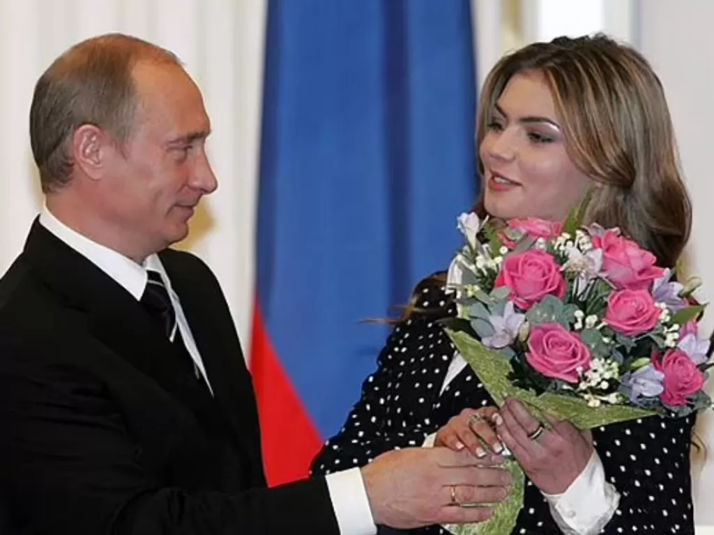  Alina Kabaeva saat bersama Presiden Rusia Vladimir Putin. (Foto/Kremlin.ru)