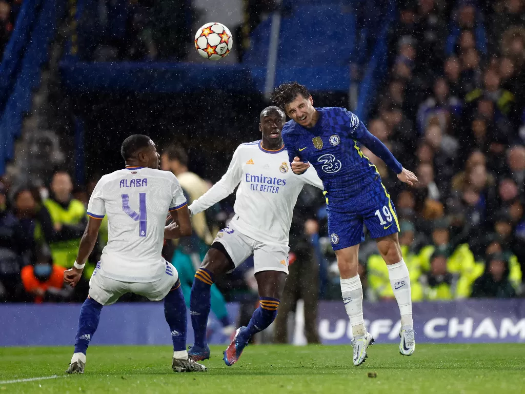 Chelsea terbantai 1-3 oleh Real Madrid. (Reuters/Peter Cziborra)