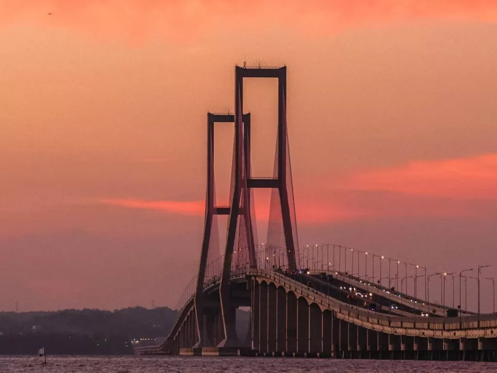 Jembatan Suramadu (Instagram/exploremadura)
