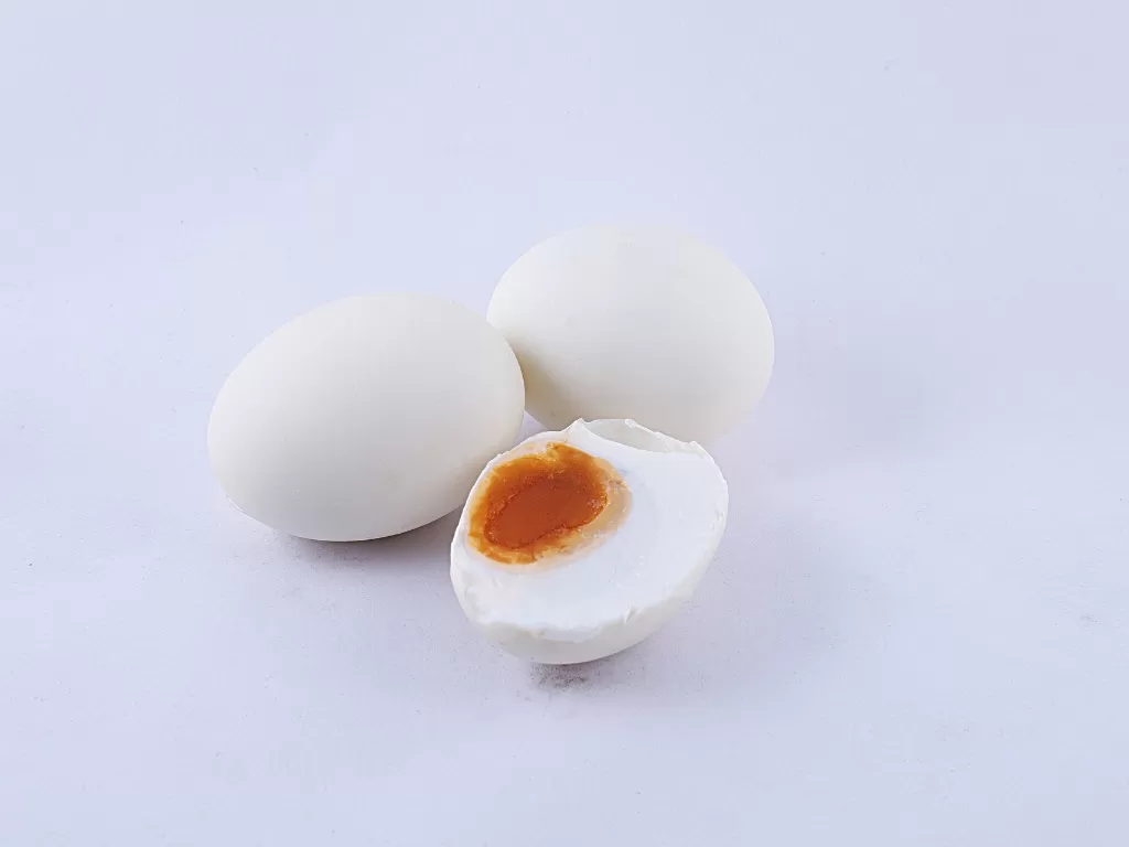 Ilustrasi telur asin. (Pixabay/veerasantinithi)
