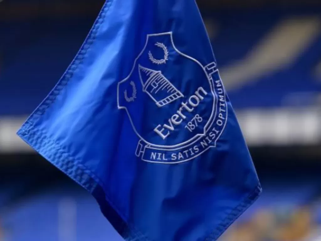 klub Everton dukung penyelidikan polisi terhadap pemainnya.