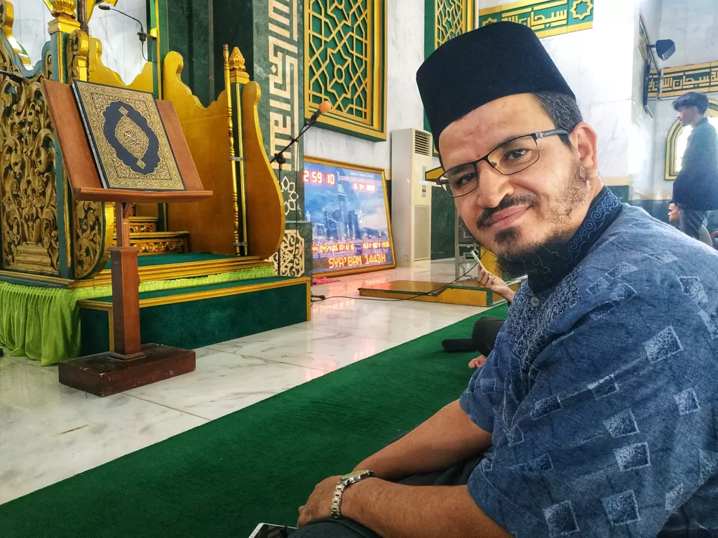 Syekh Yusuf Atto Al Yamani, imam Masjid Raya Pekanbaru selama Ramadhan (Riki Ariyanto/IDZ Creators)