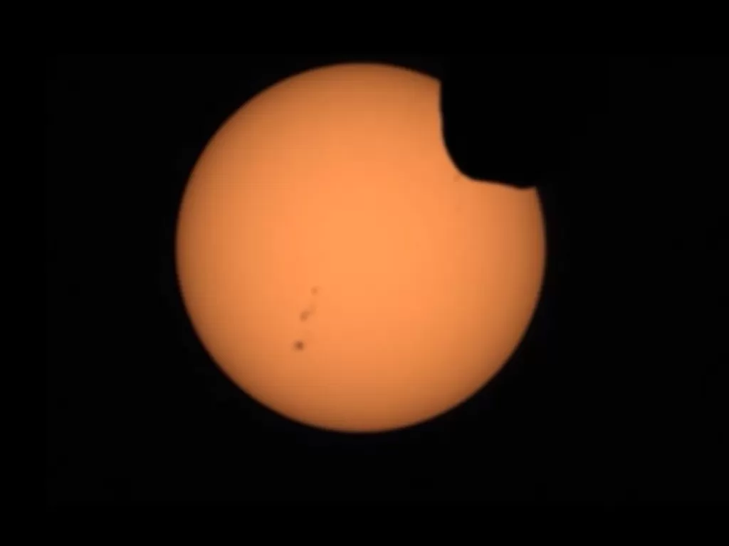 Gerhana matahari dari Mars (NASA)