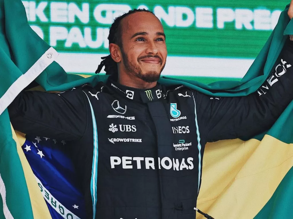 Lewis Hamilton memenangkan balapan. (Instagram/@lewishamilton)
