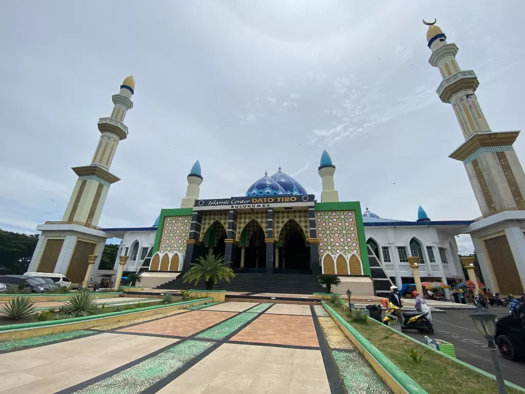 Masjid Islamic Center Dato Tiro, Bulukumba, Sulawesi Selatan. (Rudi Hartono/IDZ Creators)