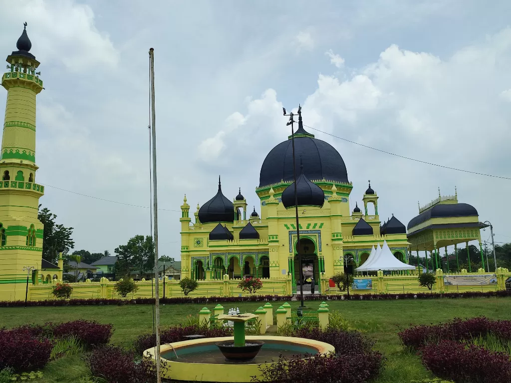 Masjid Azizi, Langkat, Sumatera Utara. (Muhammad Hijrah/IDZ Creators)
