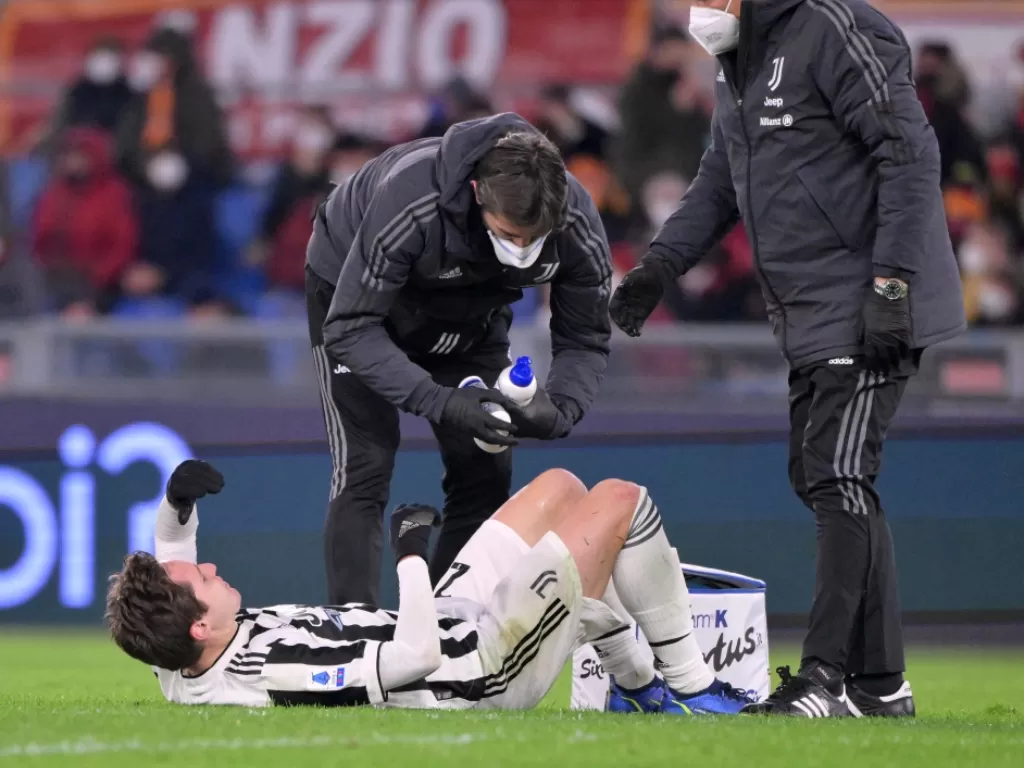 Federico Chiesa yang mengalami cedera pada Januari 2022. (REUTERS/Alberto Lingria)