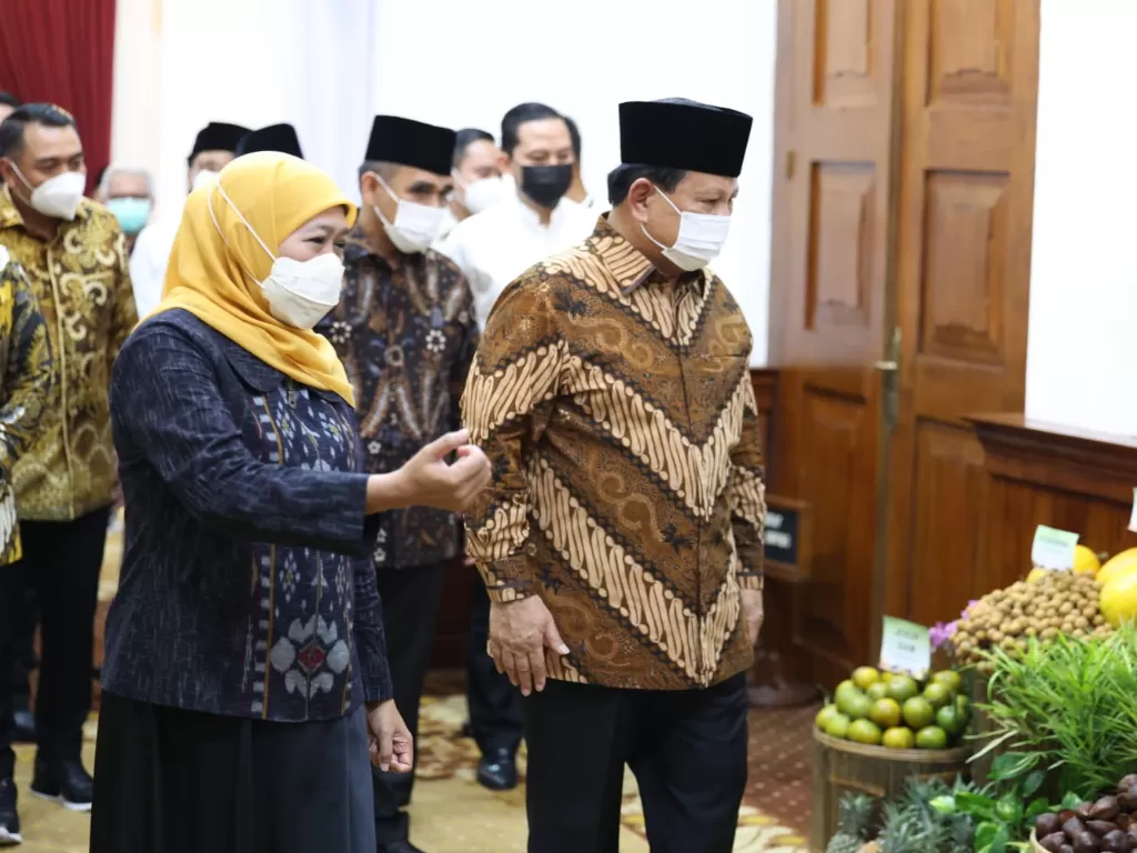 Ketua Umum Partai Gerindra Prabowo Subianto bersilaturahmi dengan Gubernur Jawa Timur Khofifah Indar Parawansa. (Istimewa)