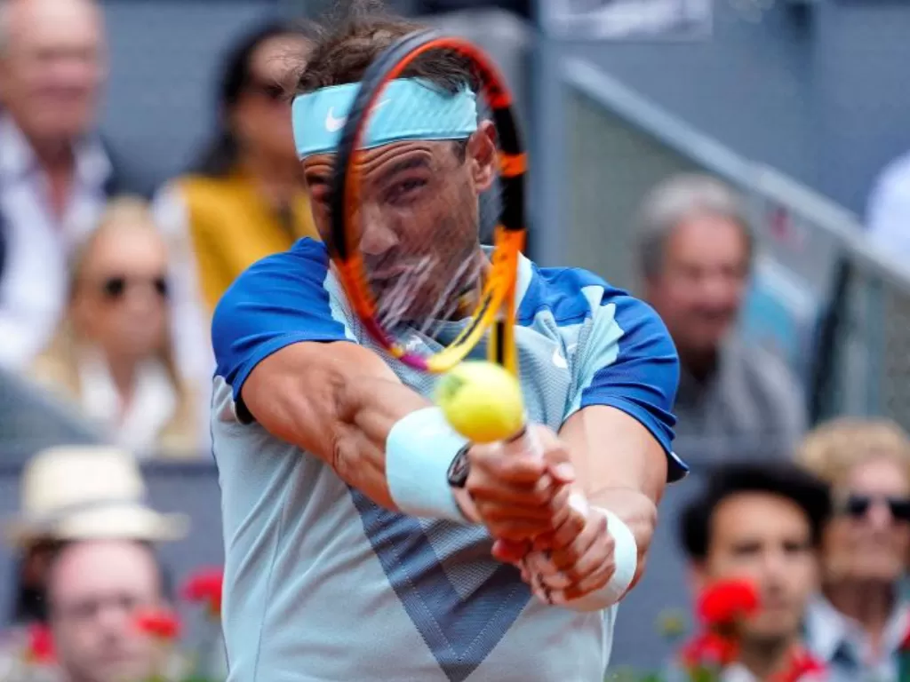  Petenis Spanyol Rafael Nadal beraksi dalam pertandingan babak kedua Madrid Open melawan petenis Serbia Miomir Kecmanovic di Caja Magica, Madrid, Spanyol, Rabu (4/5/2022). (ANTARA/REUTERS/Vincent West)