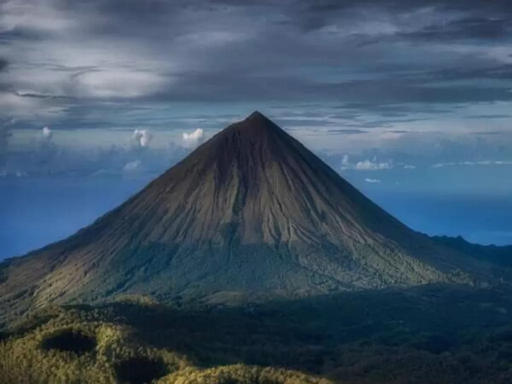 Ilustrasi gunung tertinggi di pulau Jawa (kominfo.jatimprov.go.id)