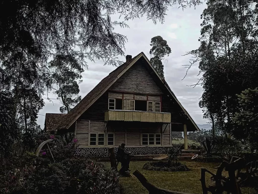 Rumah Pengabdi Setan (Instagram/wisatapangalengan)