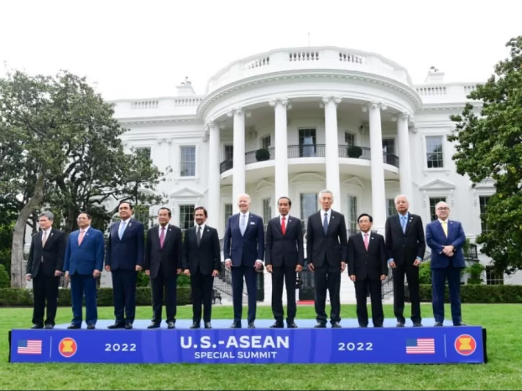 Presiden Jokowi menghadiri jamuan santap malam antara pemimpin negara-negara ASEAN dengan Presiden AS Joe Biden, di Gedung Putih, Washington DC, (Dok. Sekretariat Presiden)