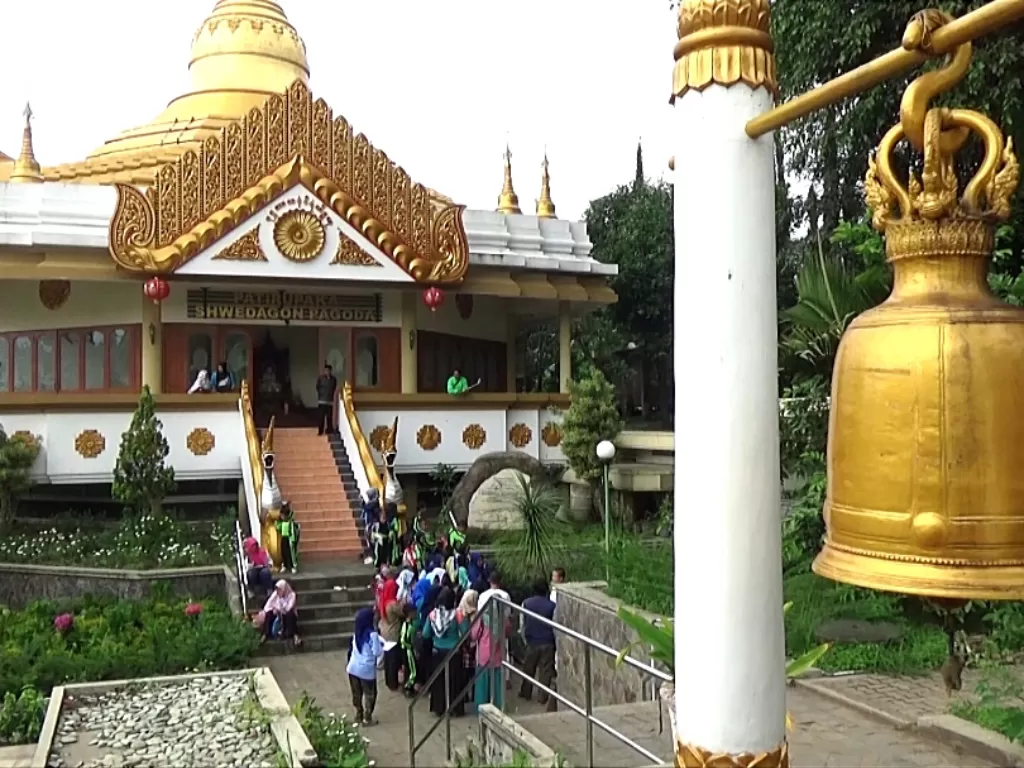 Replika pagoda di Myanmar (Hasan Syamsuri/IDZ Creators)
