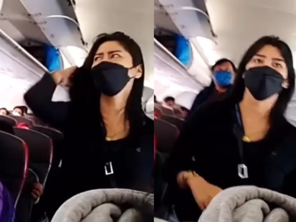 Penumpang perempuan diduga serobot antrean mau turun pesawat. (Foto/Instagram)