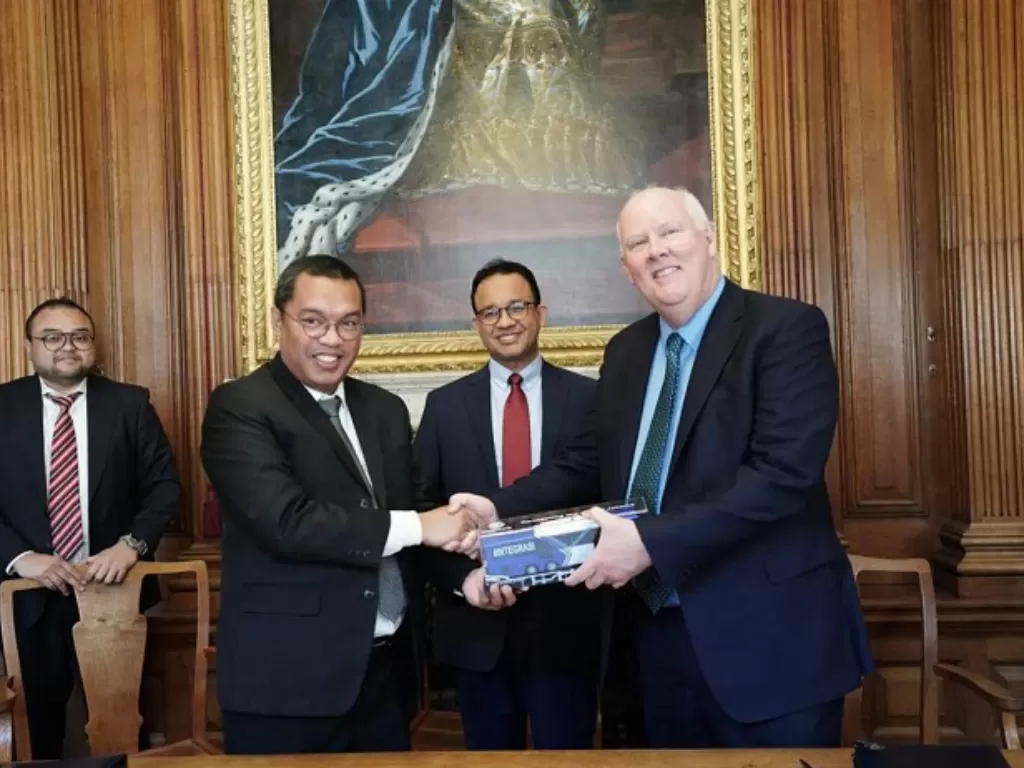 Gubernur DKI Jakarta kunjungi University of Oxford, Inggris. (Instagram/@aniesbaswedan)