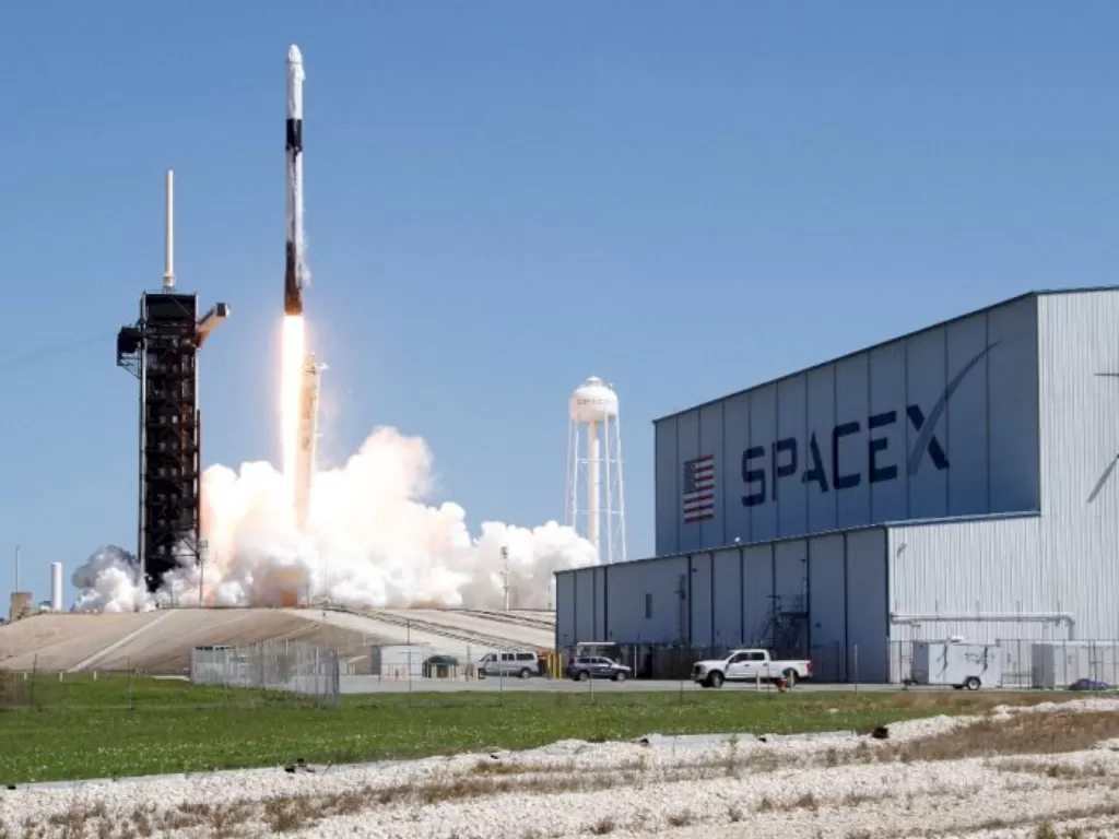 Starlink milik SpaceX sudah resmi diluncurkan. (Reuters)