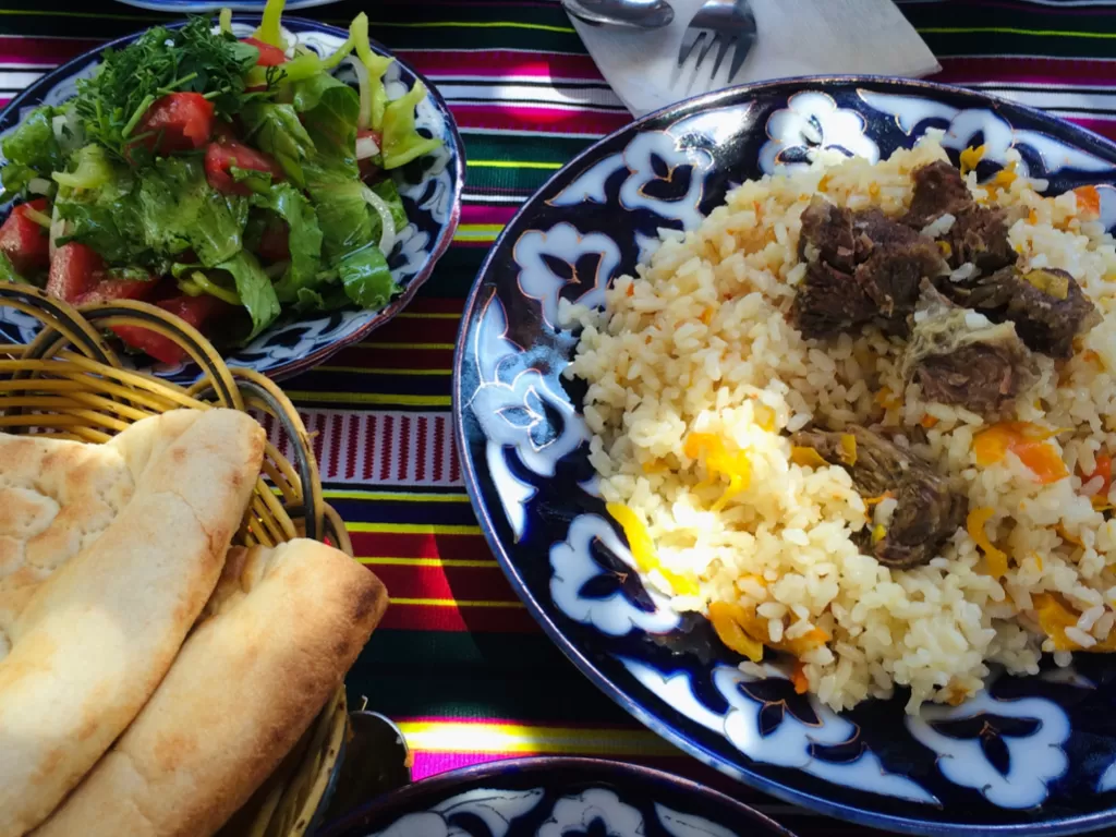 Makanan Uzbekistan selalu tersaji cantik (Fabiola Lawalata/IDZ Creators)