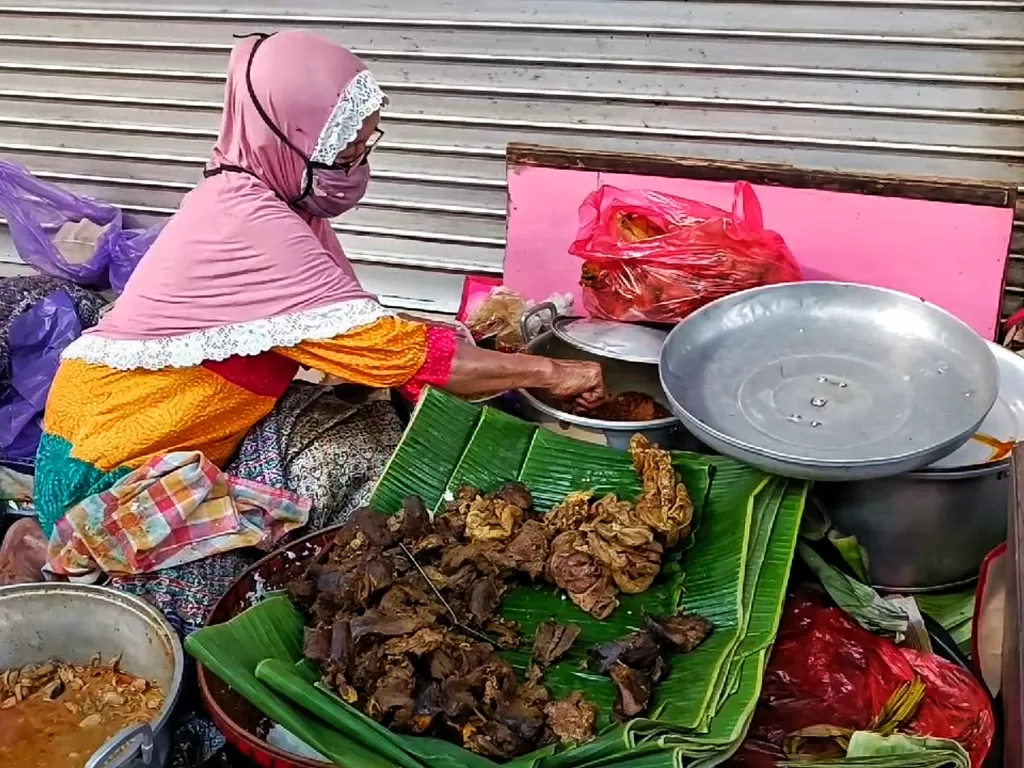 Nasi Buk Bu Tuni, kuliner di Malang. (Bhekti Setyowibowo/IDZ Creators)