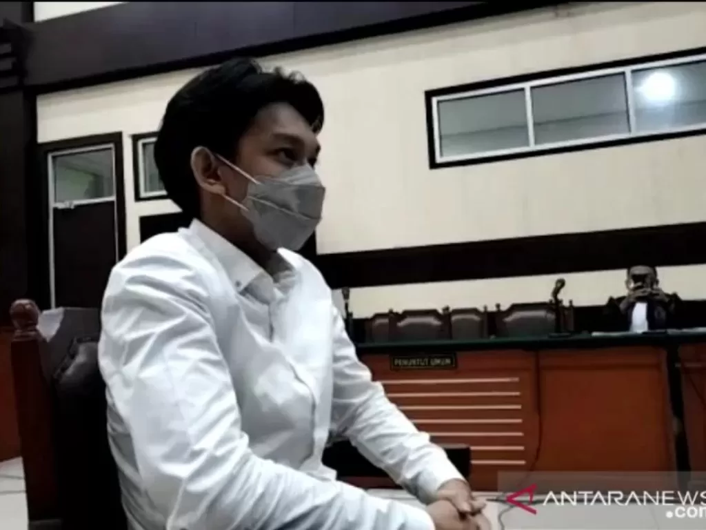  Terdakwa Gaga Muhammad saat menjalani sidang tuntutan kasus kecelakaan di PN Jakarta Timur, Selasa (4/1/2021). (ANTARA/Yogi Rachman)