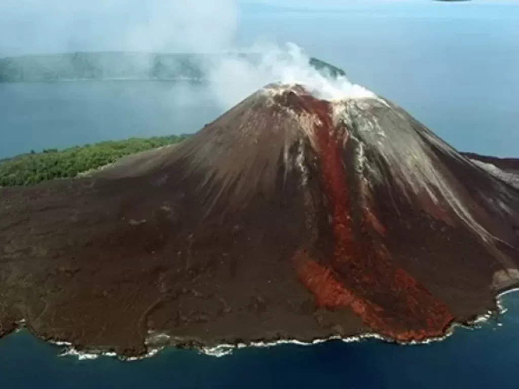 Anak gunung Krakatau. (ANTARA FOTO/Muhammad Iqbal)