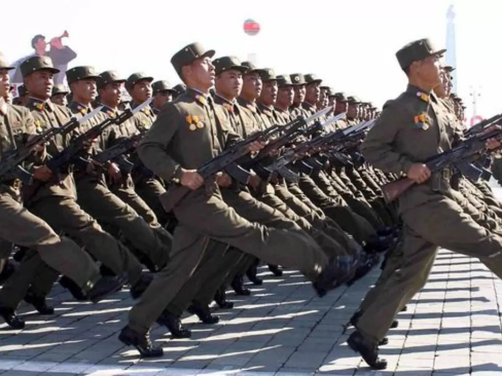 merintah prioritaskan vaksin untuk para tentara di perbatasan Korut (AFP PHOTO/KCNA via Korean News Service).