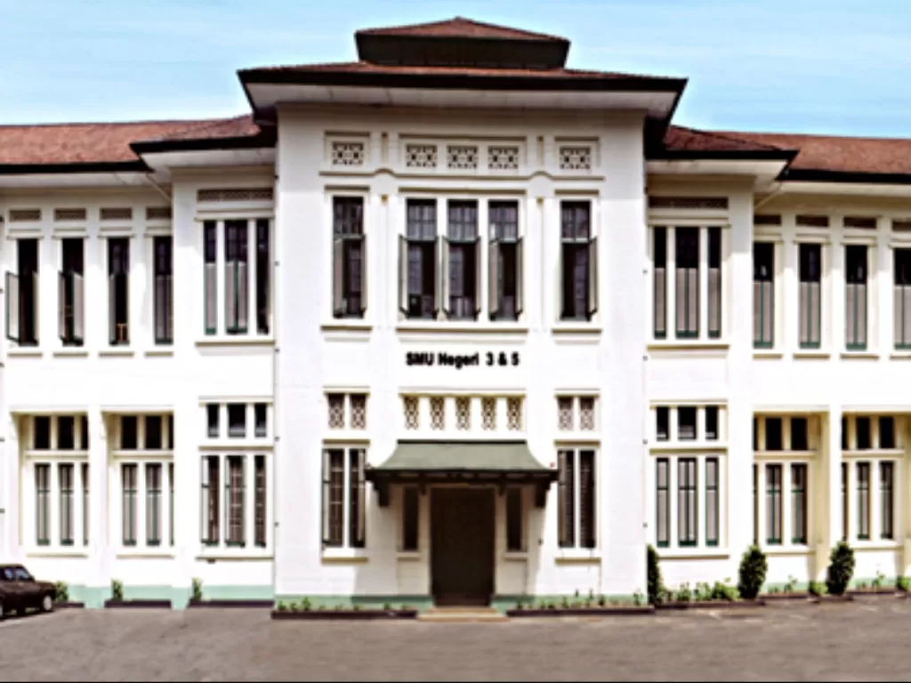 SMA Negeri 3 dan 5 Bandung. (sman3bdg.sch.id)
