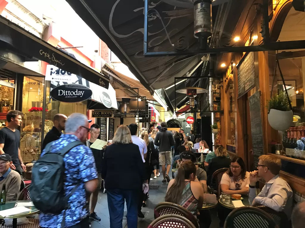 Gang sepit di Melbourne penuh kedai kopi (Fabiola Lawalata/IDZ Creators)
