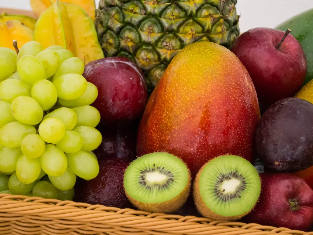 Ilustrasi buah untuk diet (unsplash.com/@jkakaroto)