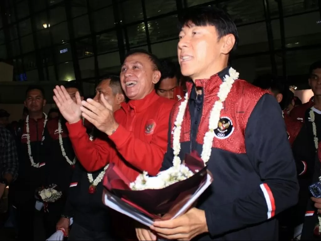 Ketum PSSI Mochamad Iriawan sambut kepulangan Timnas Indonesia U-23 dari SEA Games 2021. (Dok. PSSI)