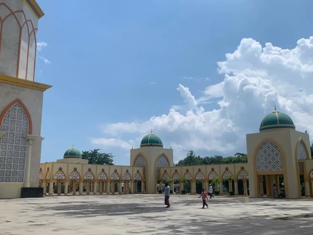 Masjid Raya Hubbul Wathon, Lombok. (Faqih Mauludin/IDZ Creators)