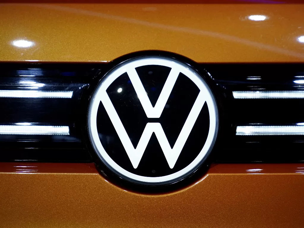 VW belum kepikiran buka pabrik di Rusia. (REUTERS/Aly Song)
