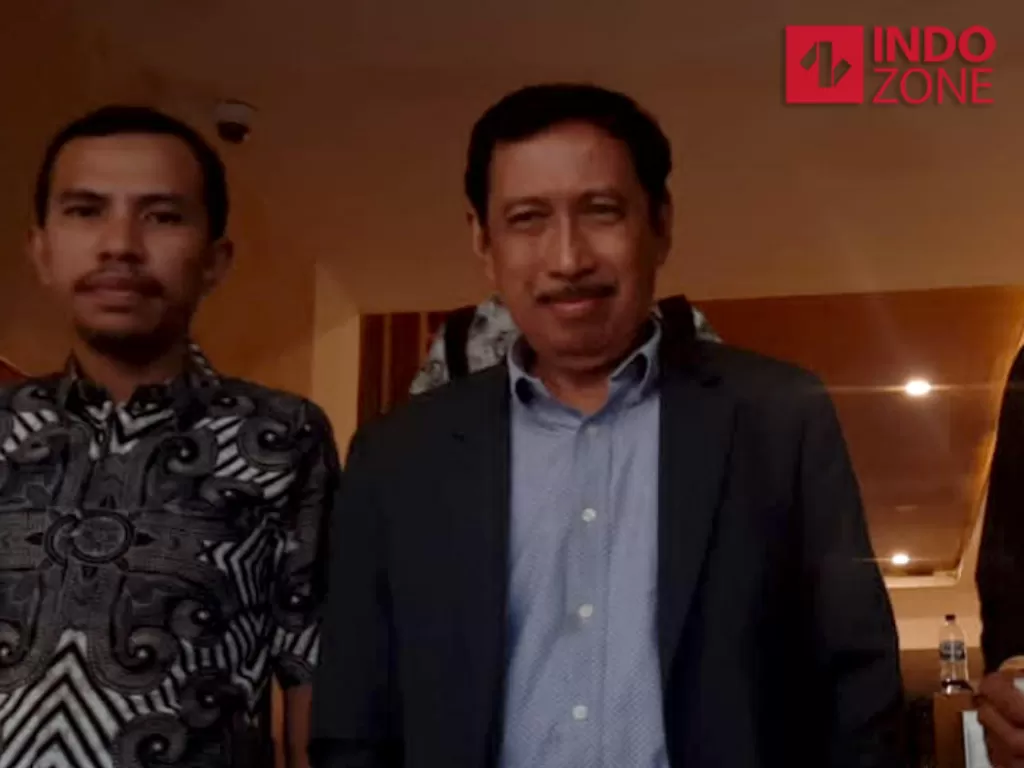 Rektor Universitas Ibnu Chaldun (UIC), Musni Umar (kanan) di Polda Metro Jaya, Jakarta. (INDOZONE/Samsudhuha Wildansyah)