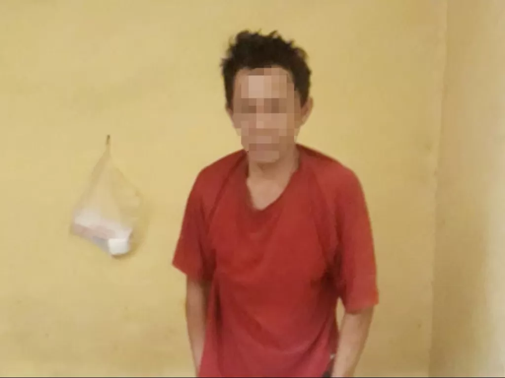 FM (43), pelaku pelecehan bocah dengan diimingi uang Rp5 ribu di Sulawesi Utara. (Dok. Humas Polda Sulut)