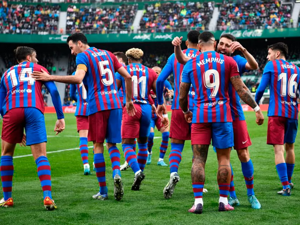 Karena sedang mengalami masalah keuangan, Barcelona potong gaji para pemain. (REUTERS/Pablo Morano)