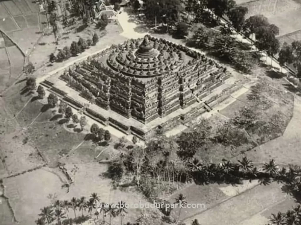 Candi Borobudur pada masa lampau. (Konservasi Borobudur)