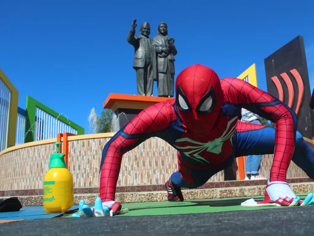 Spiderman Parepare, guncang dunia berkat sampah. (Rudi Hartono/IDZ Creators)